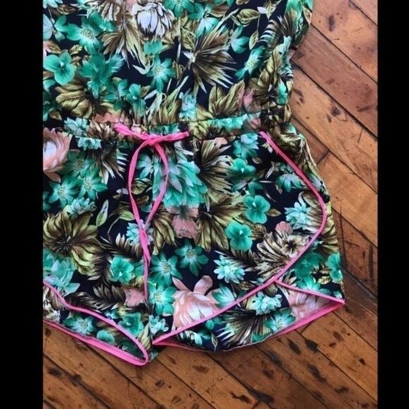 Cute Tropical Print Romper with Neon Pink Accents - Picture 3 of 4